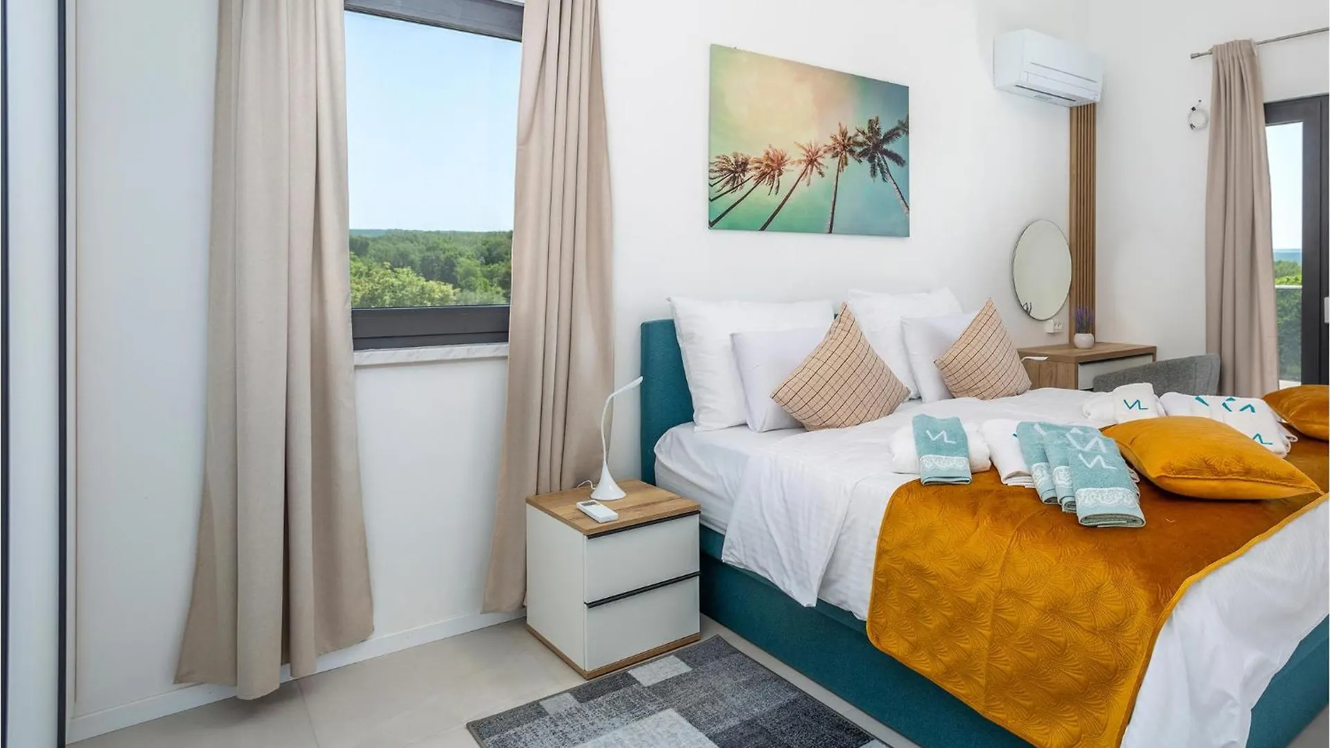 Pet Friendly Apartment In Malinska With Jacuzzi