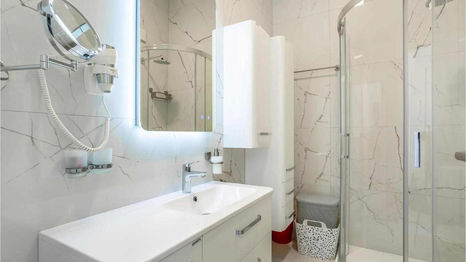 Pet Friendly Apartment In Malinska With Jacuzzi
