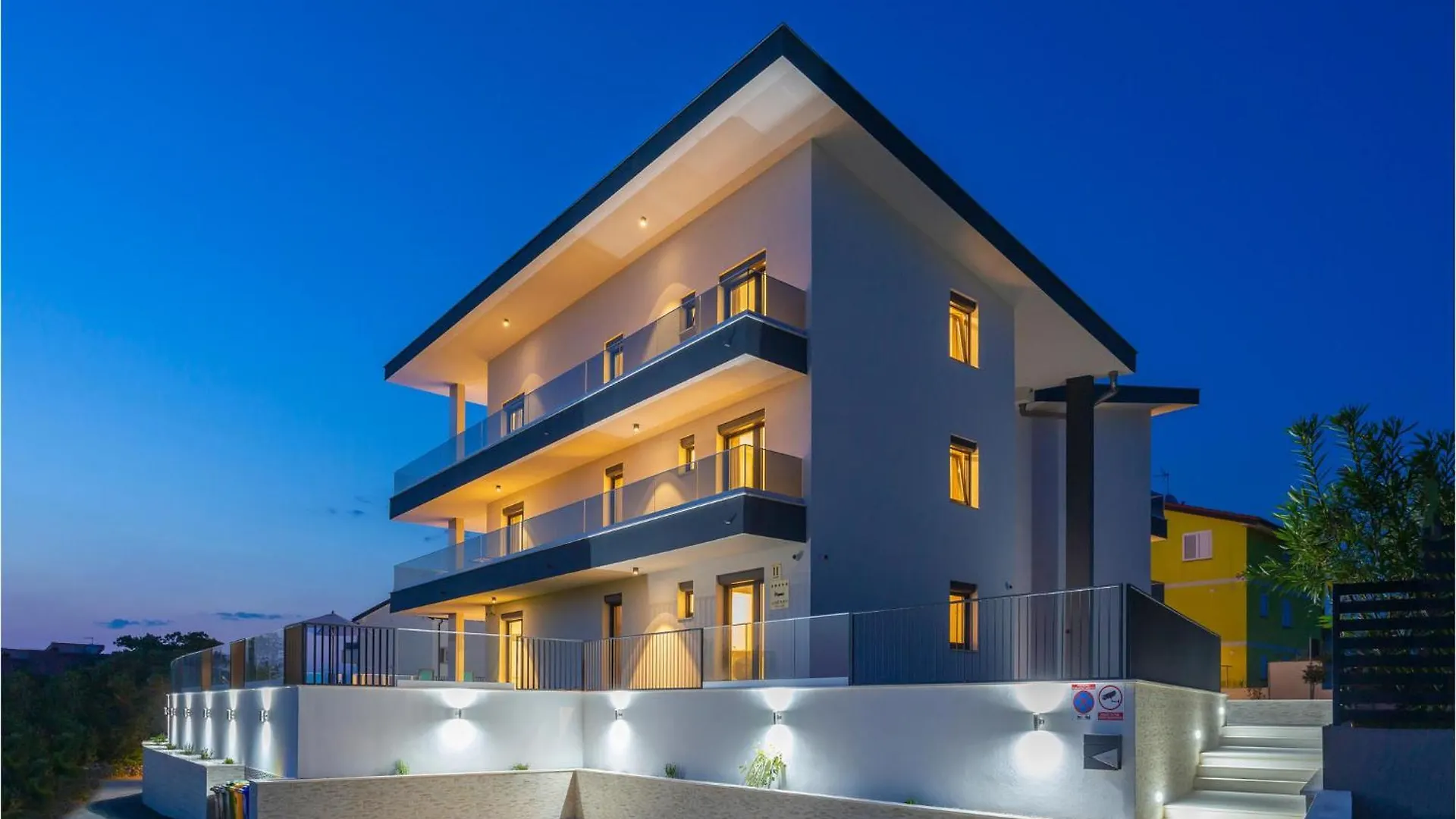 Pet Friendly Apartment In Malinska With Jacuzzi