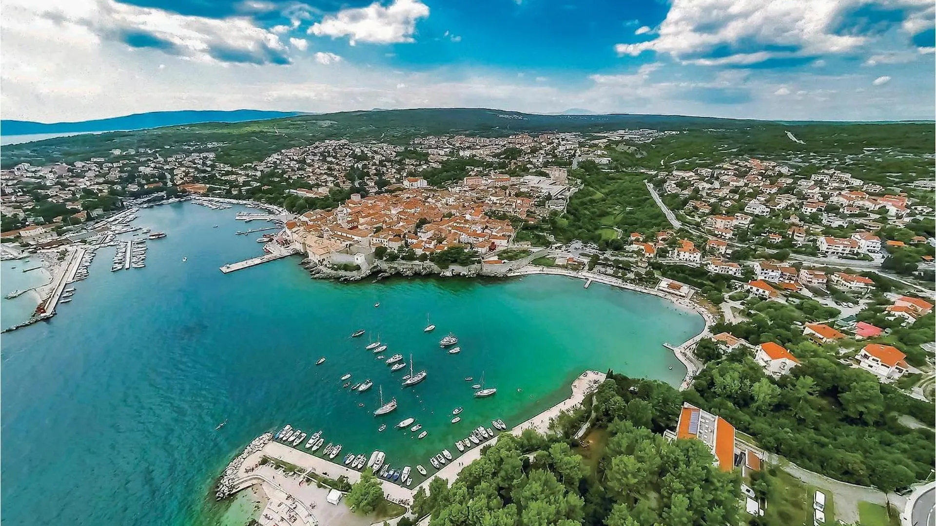 Pet Friendly Apartment In Malinska With Jacuzzi