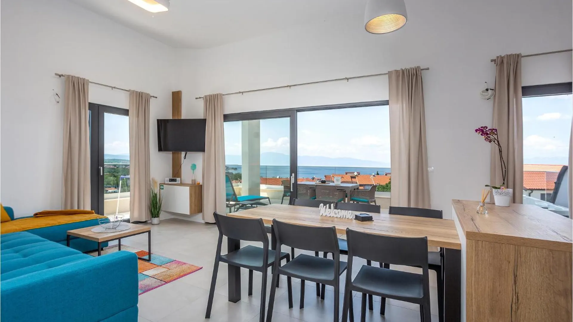 Pet Friendly Apartment In Malinska With Jacuzzi