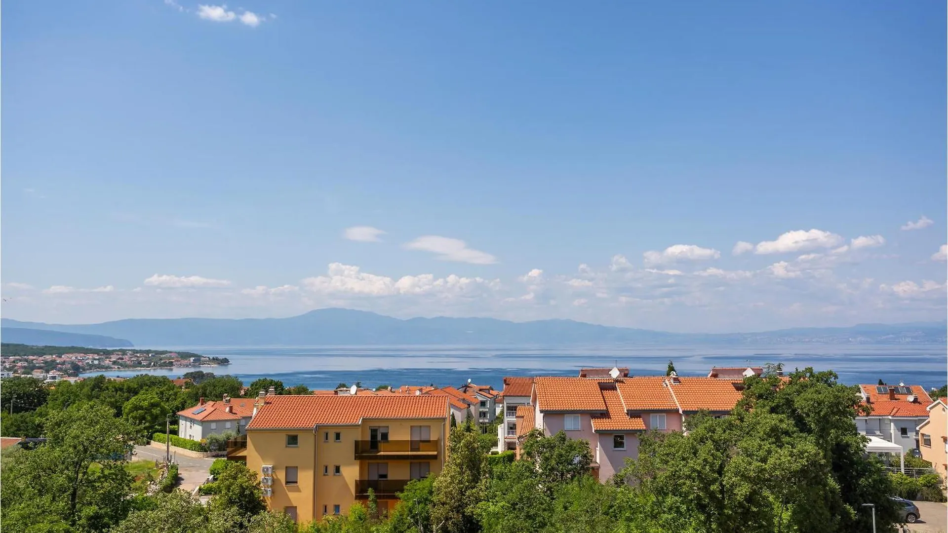 Pet Friendly Apartment In Malinska With Jacuzzi